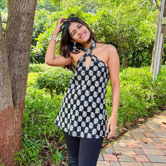 Poo Halterneck Kurti
